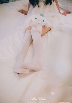裸体宫女跪侍皇上h_720全集在线观看